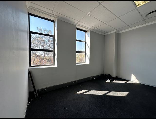 253M² OFFICE TO LET IN ECO PARK ESTATE